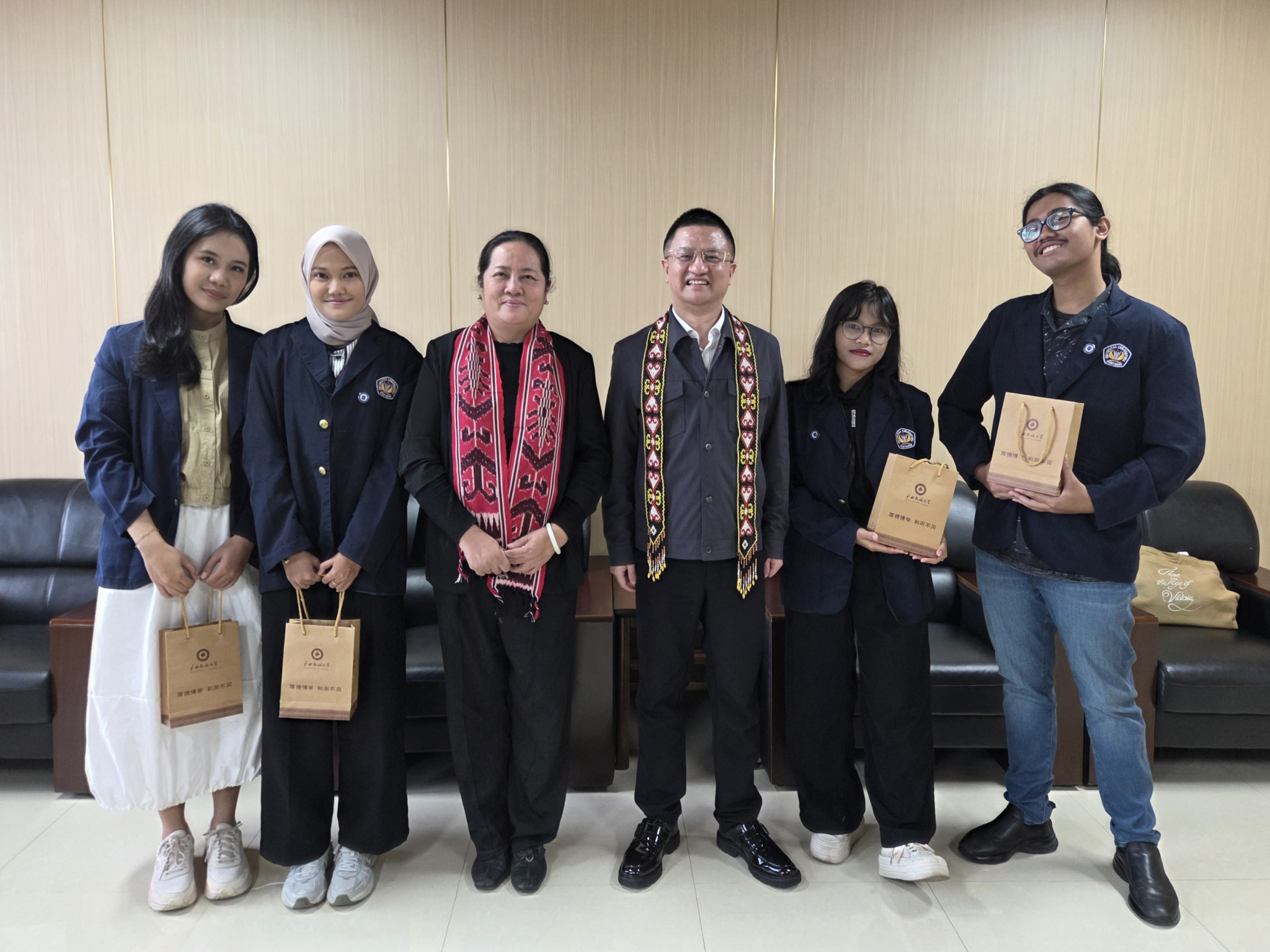 印度尼西亚丹戎布拉大学交换生到我院开启交换学习